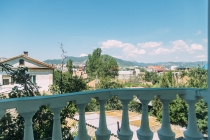 Вид с балкона на горы, гостевой дом Чарли в Судаке
